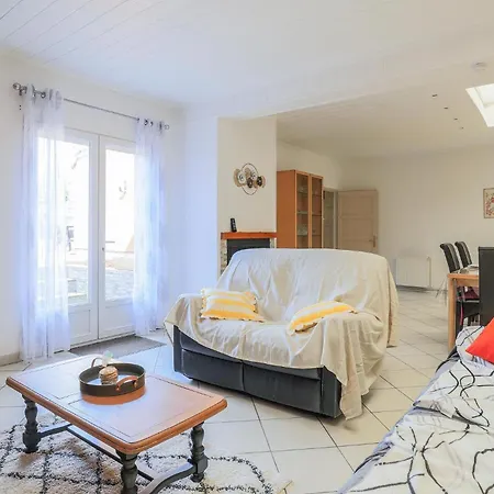 Au Pied De La Butte Ferienhaus *